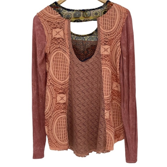 Gimmicks by BKE pink boho cut out lace embroidered LS top, XS - Picture 2 of 11